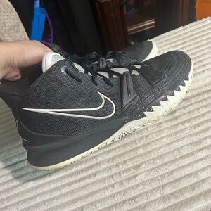Nike Kyrie 7 Team TB White Black Basketball Shoes men size 13